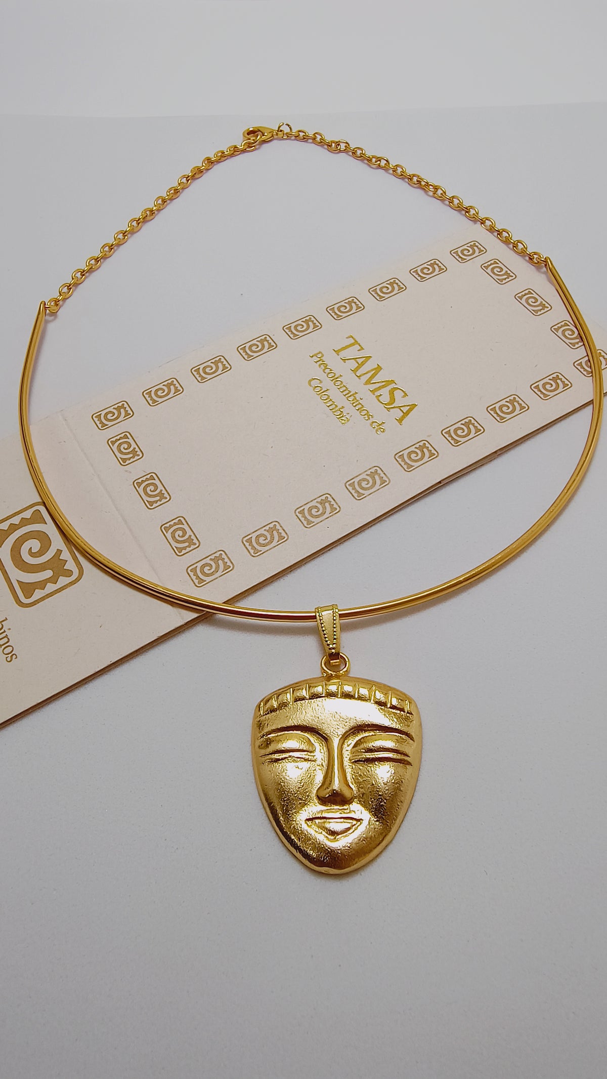 Collar Rostro Sereno